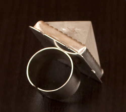 Quartz pyramid silver ring